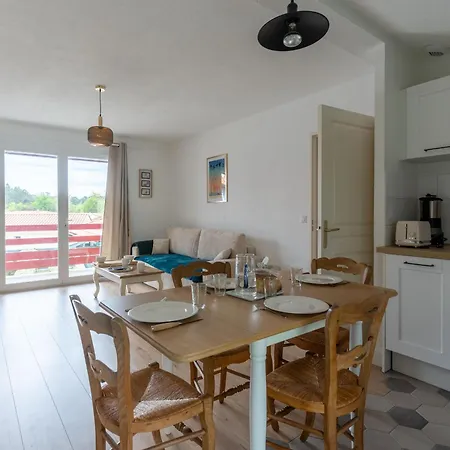 T2 Confortable Avec Parking - Bourg - Fr-1-319-602 Apartment *