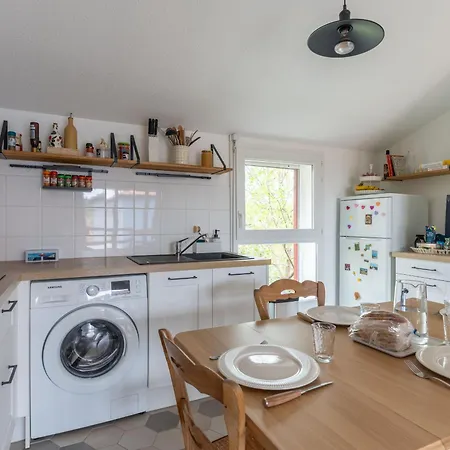 T2 Confortable Avec Parking - Bourg - Fr-1-319-602 *